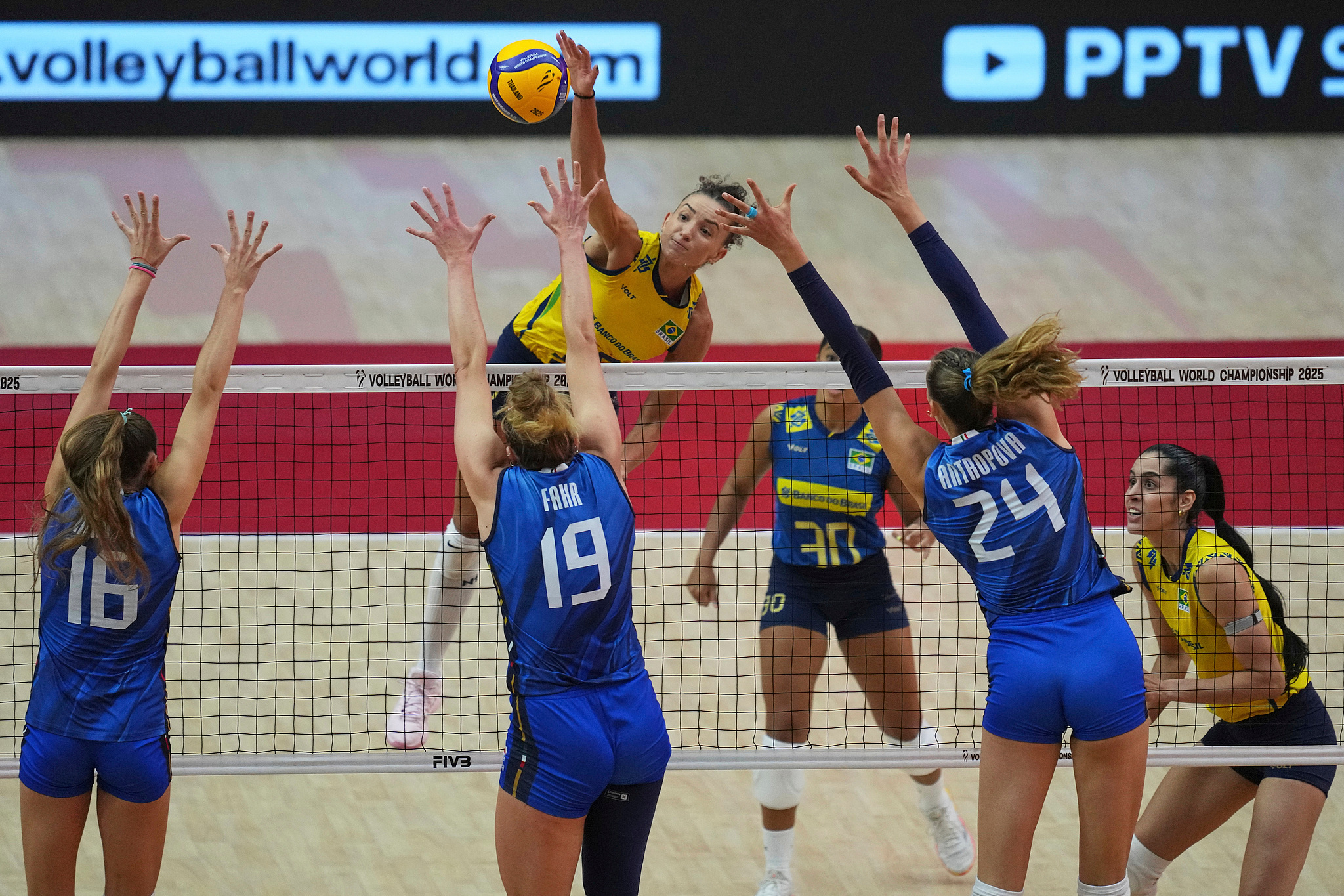 意大利紧随其后，欧预赛实力逐渐暴露