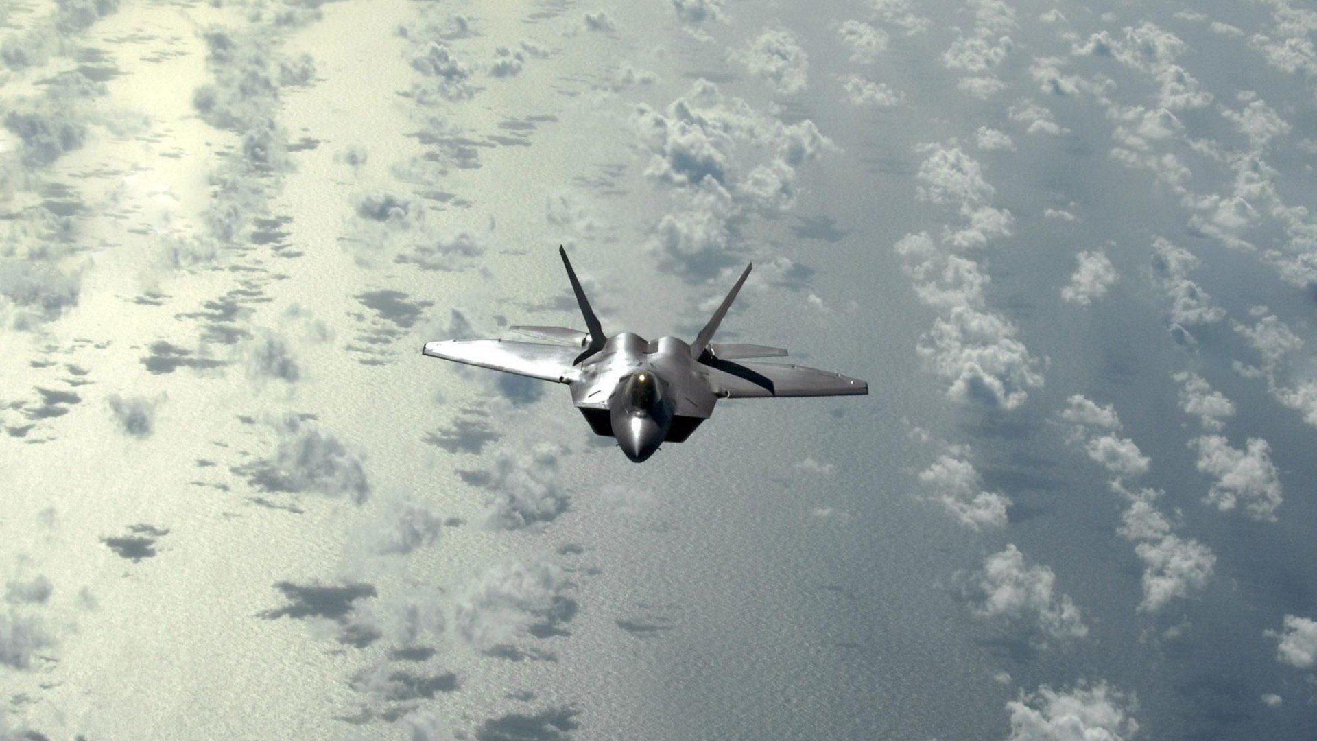 两极征服者，梅德韦杰夫如何以硬地之心熔铸温网奇迹