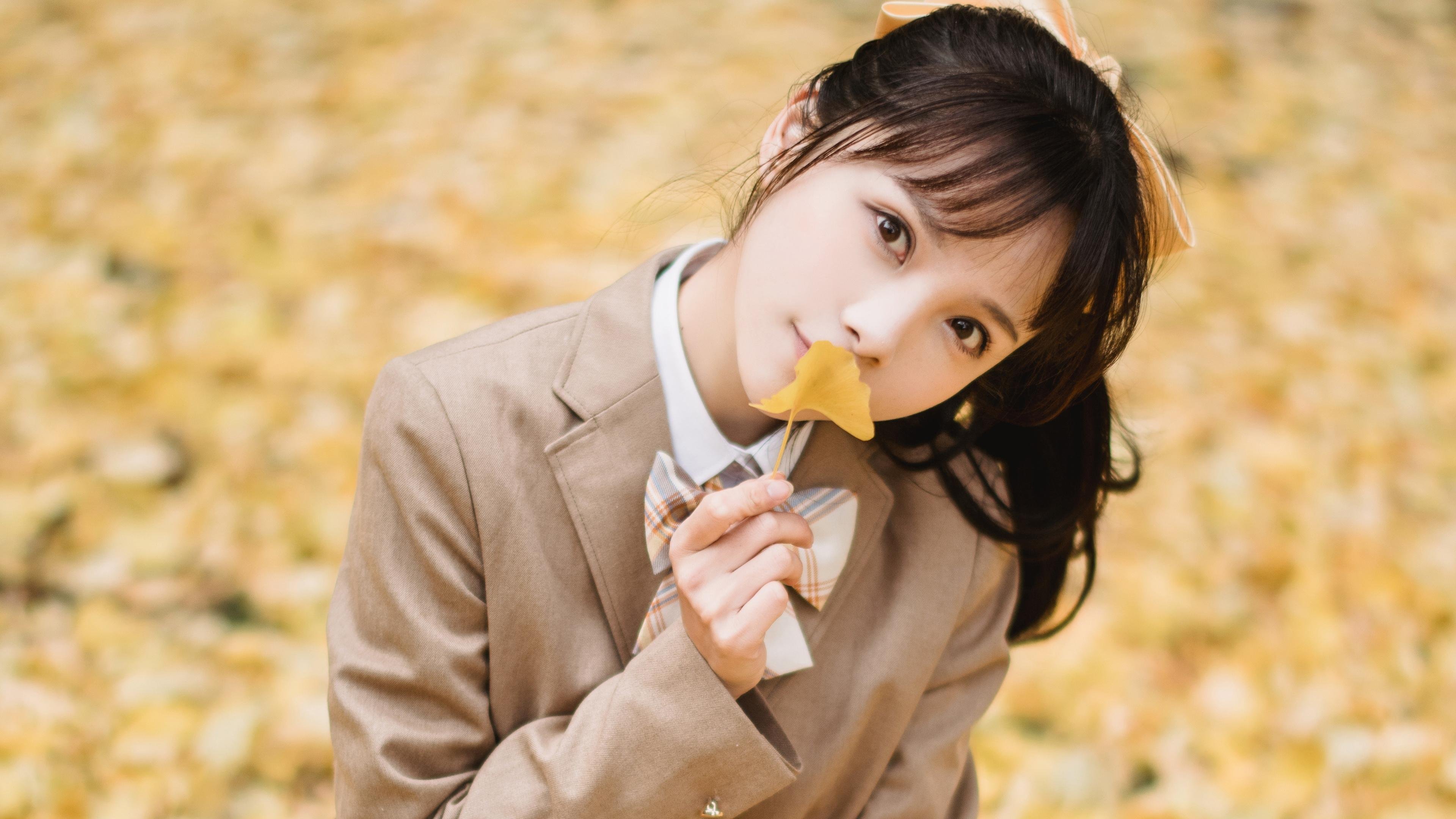 以笔为剑，当索伯的数学阵列鏖战红牛的流体风暴，拉塞尔在维修区点燃另一种火焰