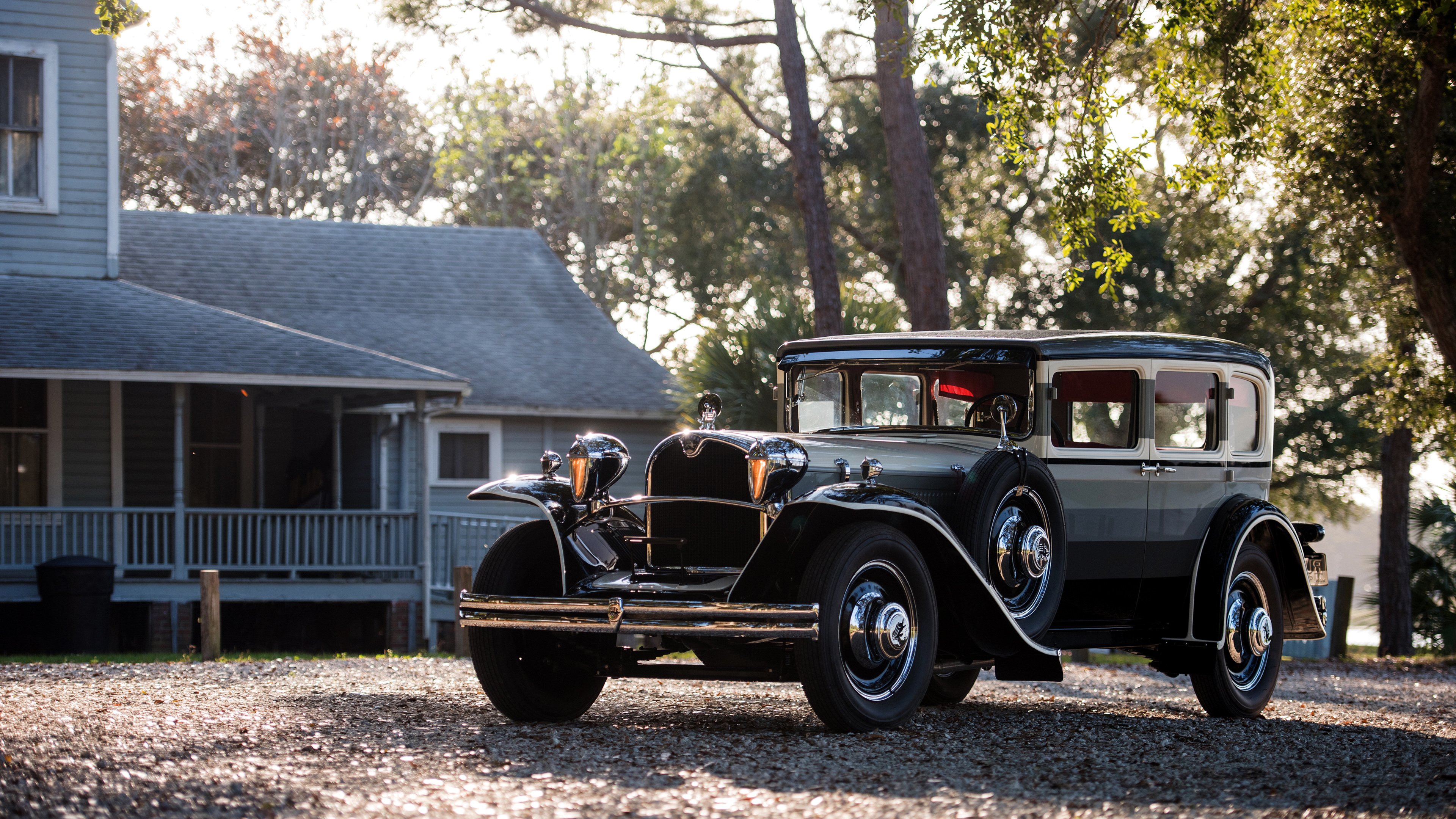 时间线上的巧合，当足球绝境与赛道智慧在同一天上演