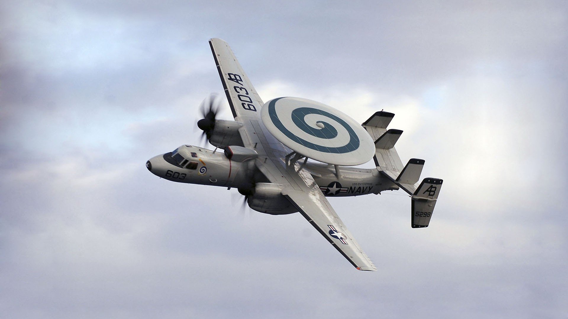 他不是队长，但所有人都看见他沉默的统帅力