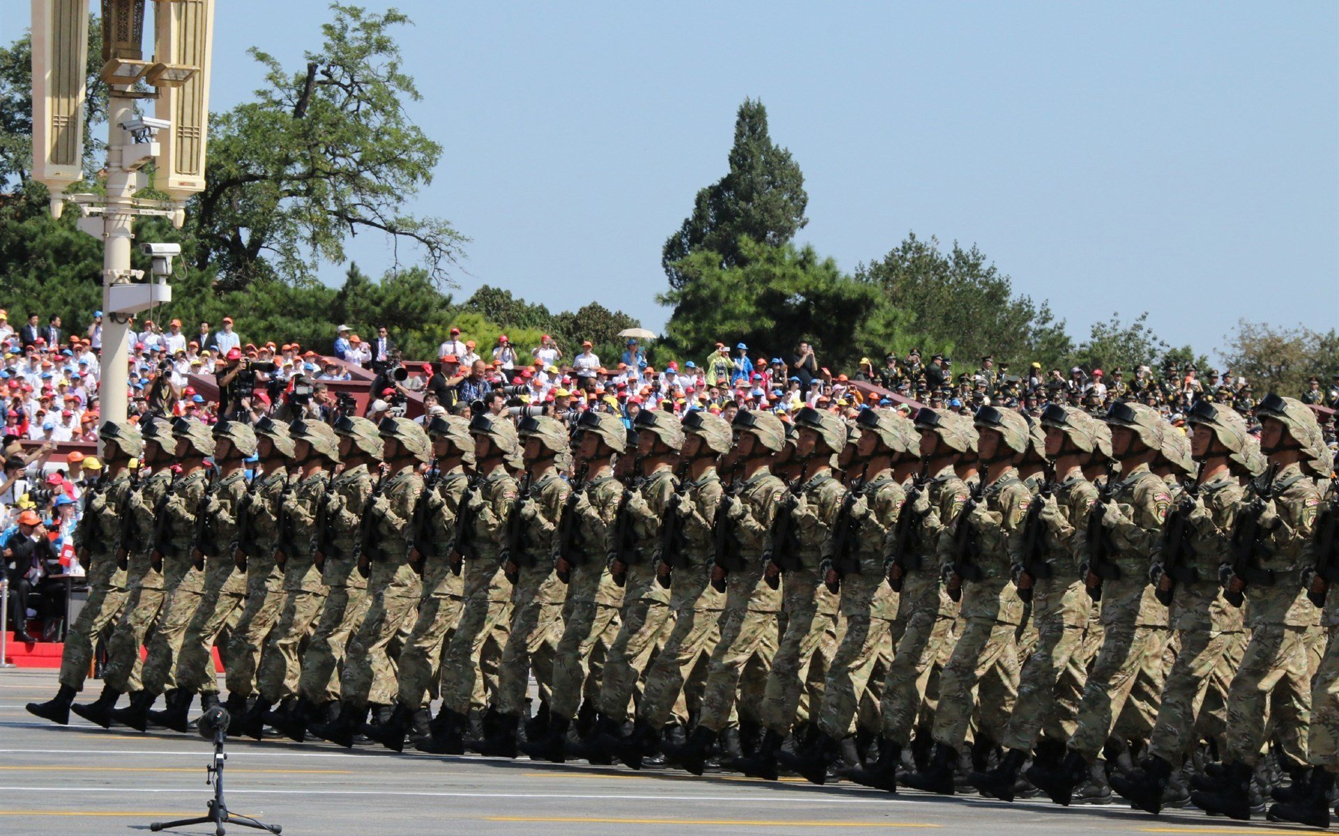 当蔚蓝遇见绿白，三笘薰在马赛与尼日利亚的足球对话中起舞