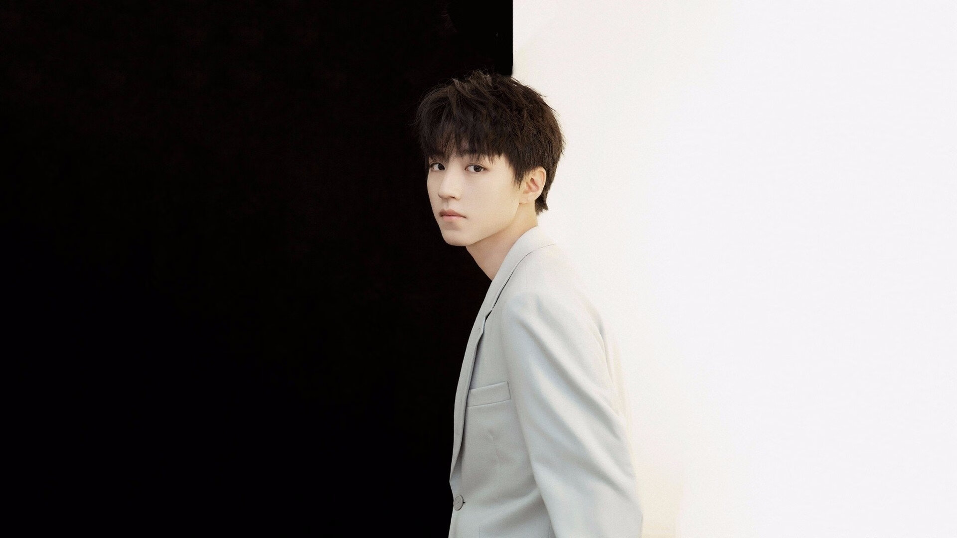 当热浪升至沸腾,克莱·汤普森的杀手时刻与东决的冰冷转折